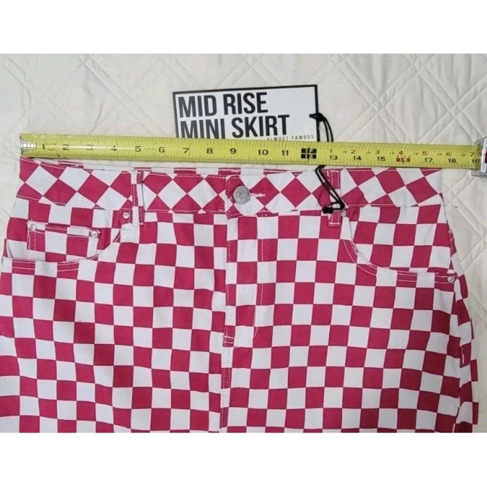 Almost Famous Skirt Sz 1x Mid Rise Mini Skirt Stretch Pink White Checkered NWT - Picture 3 of 4
